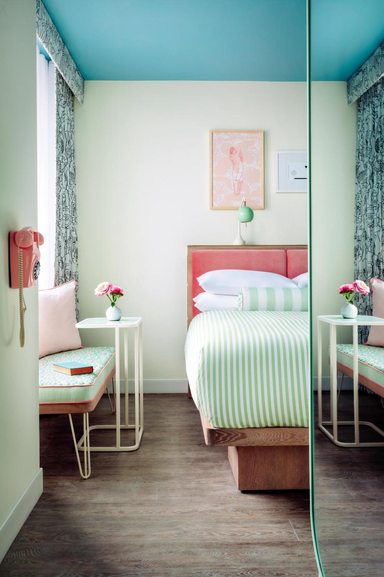 Standard Queen Room